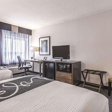 מלון וינזדור לוקס La Quinta By Wyndham Hartford Bradley Airport מראה חיצוני תמונה