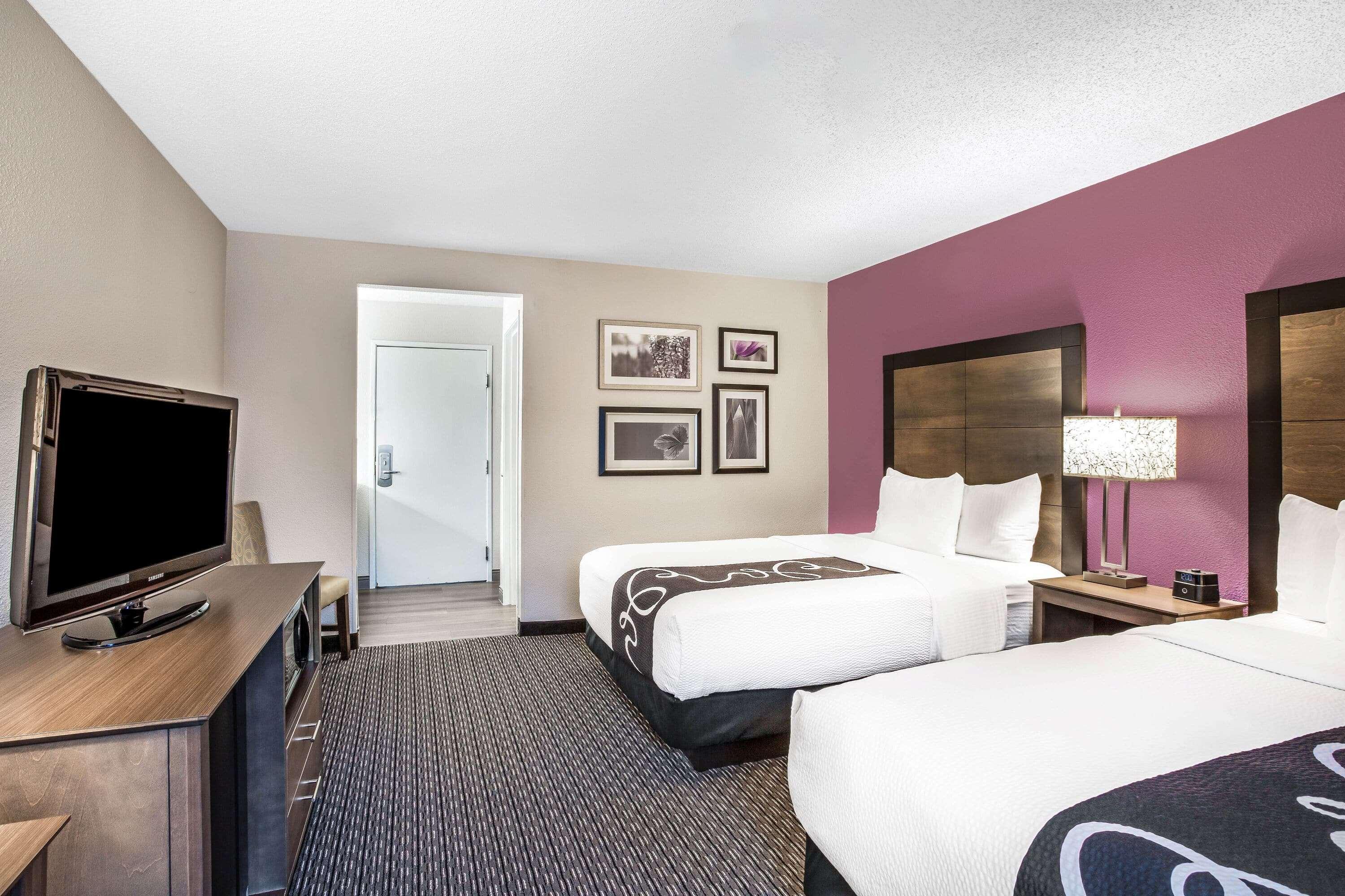 מלון וינזדור לוקס La Quinta By Wyndham Hartford Bradley Airport מראה חיצוני תמונה