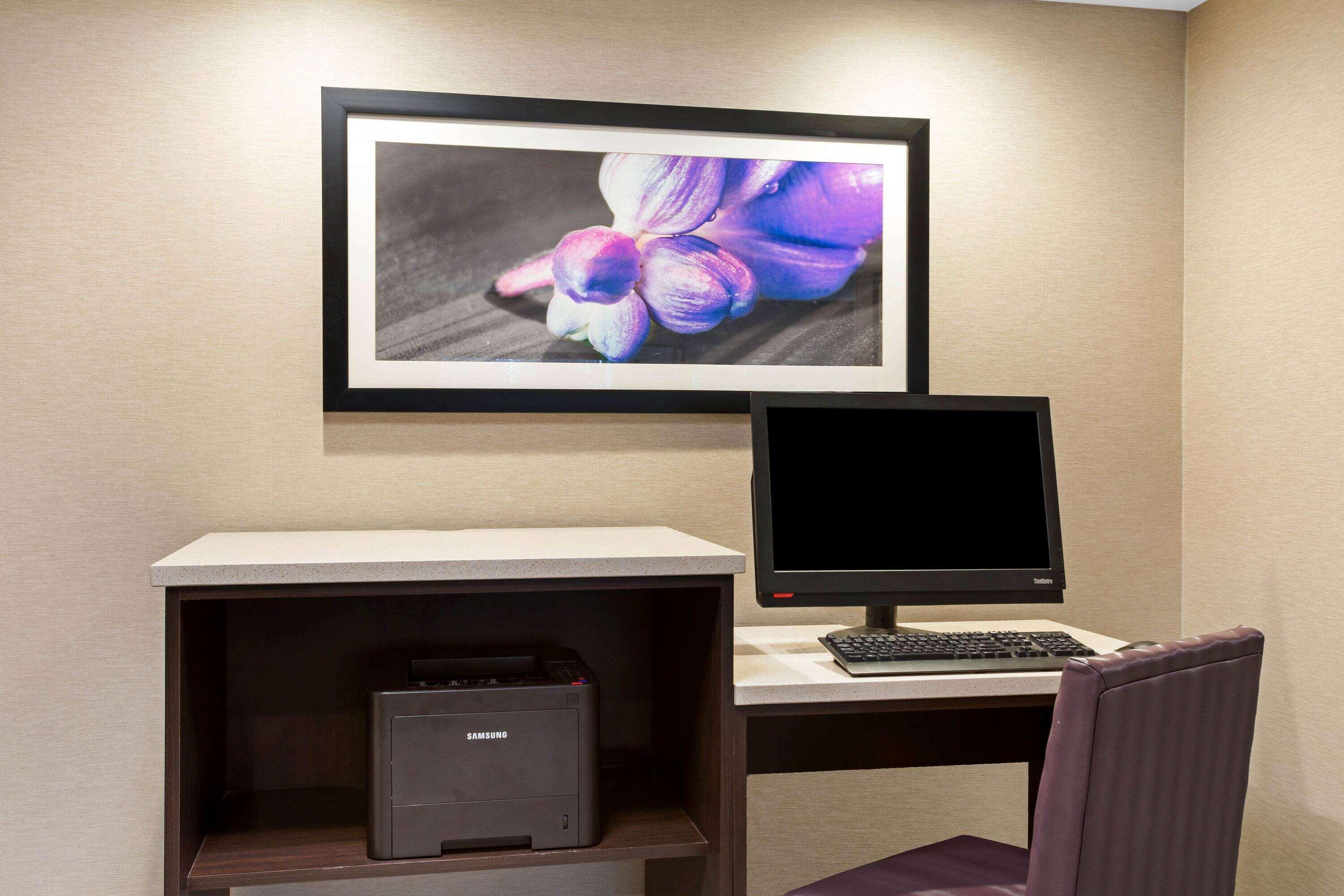 מלון וינזדור לוקס La Quinta By Wyndham Hartford Bradley Airport מראה חיצוני תמונה