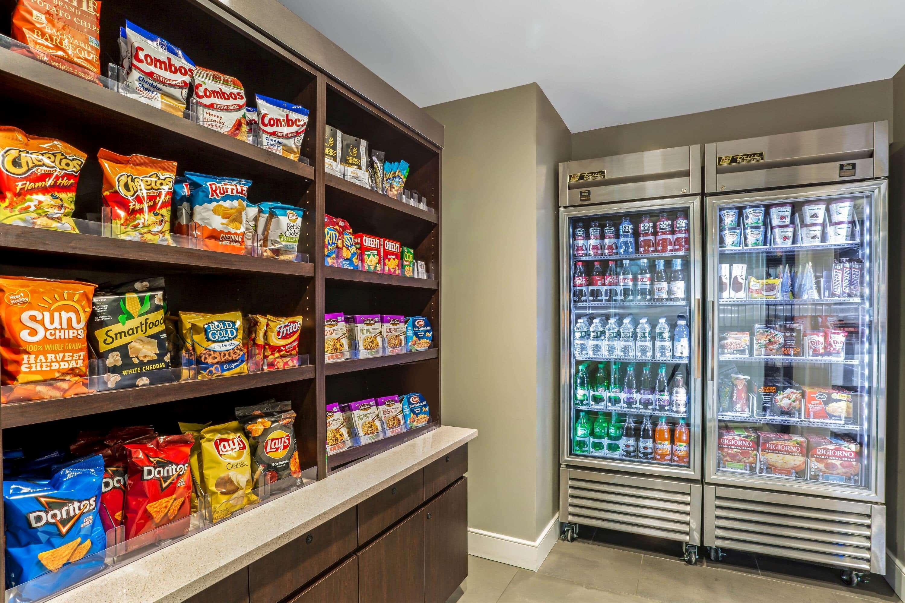 מלון וינזדור לוקס La Quinta By Wyndham Hartford Bradley Airport מראה חיצוני תמונה