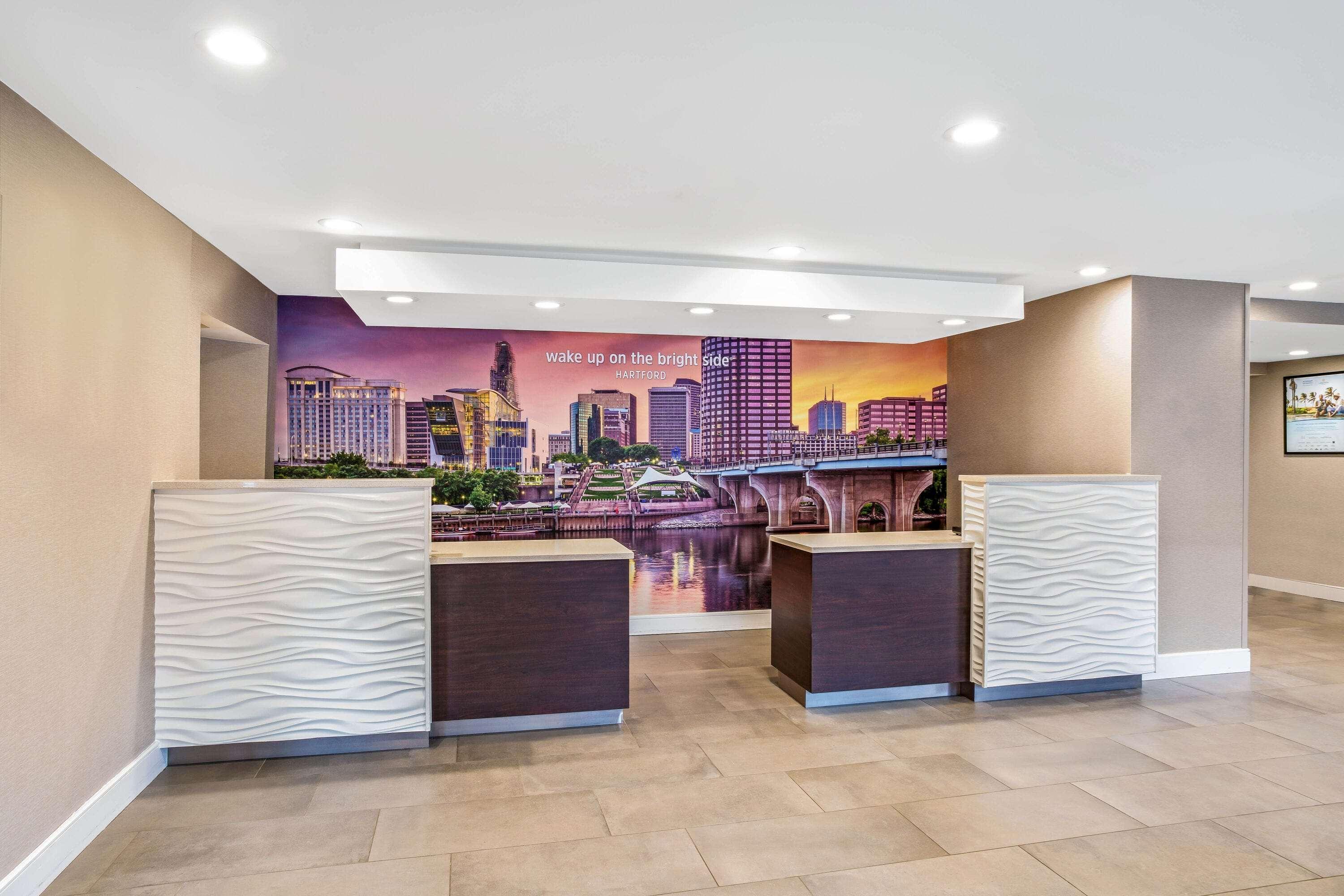 מלון וינזדור לוקס La Quinta By Wyndham Hartford Bradley Airport מראה חיצוני תמונה