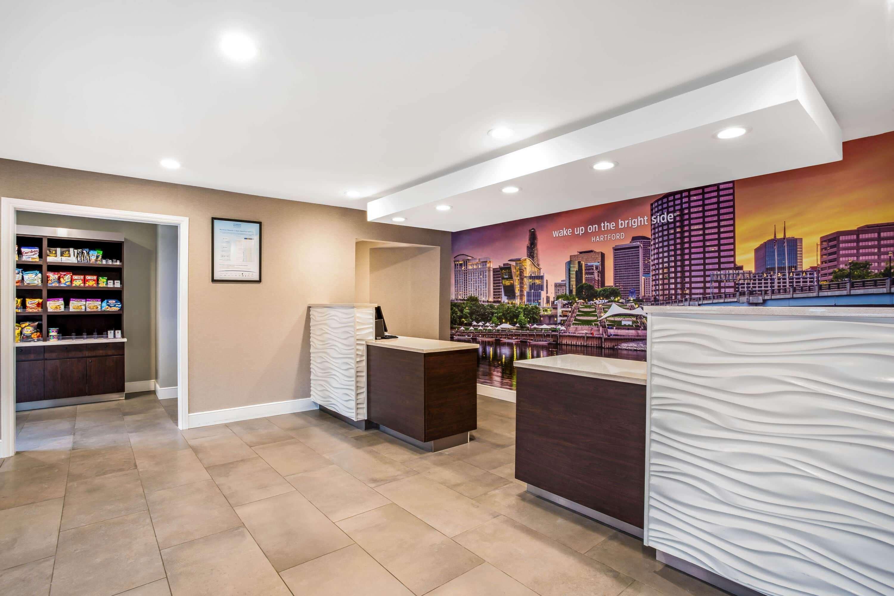 מלון וינזדור לוקס La Quinta By Wyndham Hartford Bradley Airport מראה חיצוני תמונה