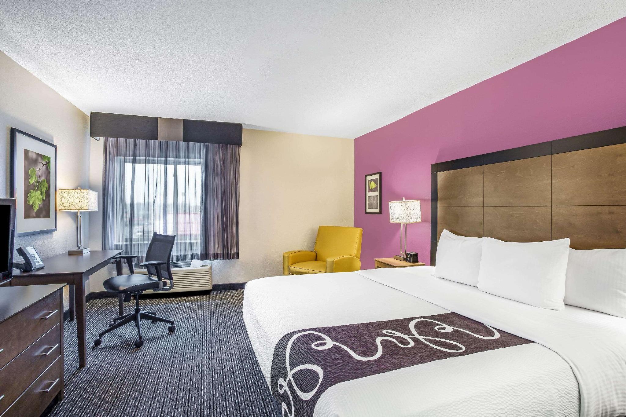 מלון וינזדור לוקס La Quinta By Wyndham Hartford Bradley Airport מראה חיצוני תמונה