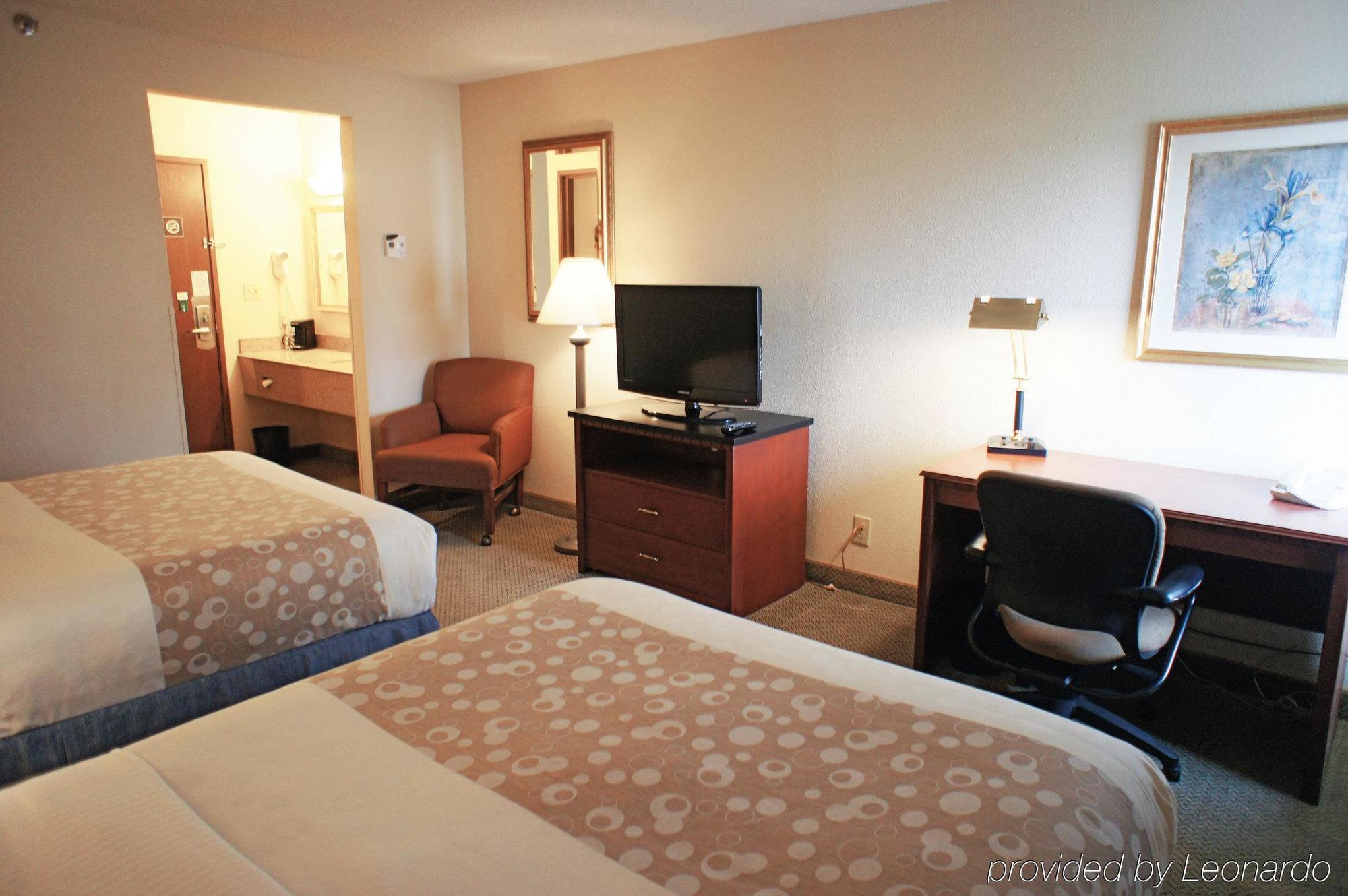 מלון וינזדור לוקס La Quinta By Wyndham Hartford Bradley Airport מראה חיצוני תמונה