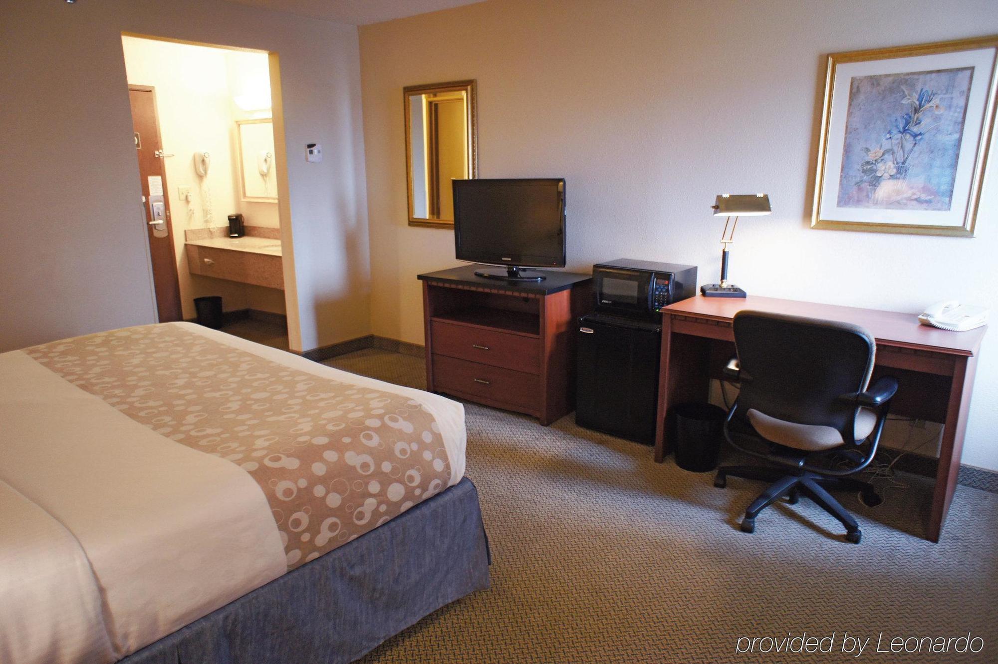 מלון וינזדור לוקס La Quinta By Wyndham Hartford Bradley Airport מראה חיצוני תמונה