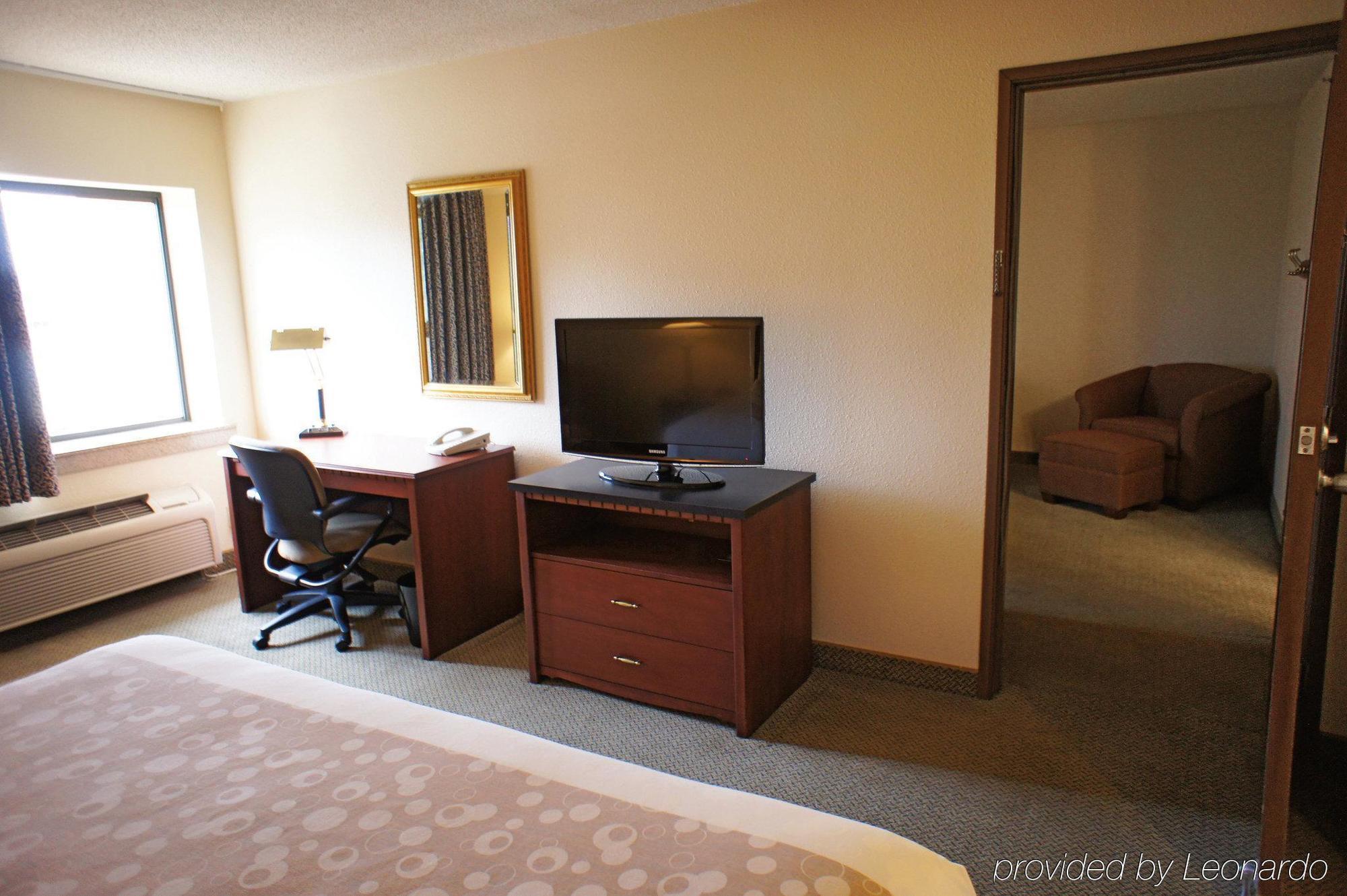 מלון וינזדור לוקס La Quinta By Wyndham Hartford Bradley Airport מראה חיצוני תמונה
