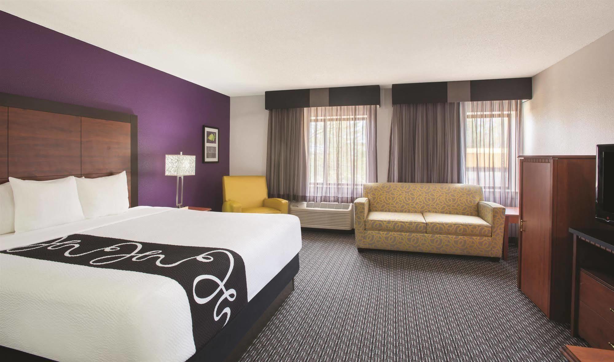 מלון וינזדור לוקס La Quinta By Wyndham Hartford Bradley Airport מראה חיצוני תמונה