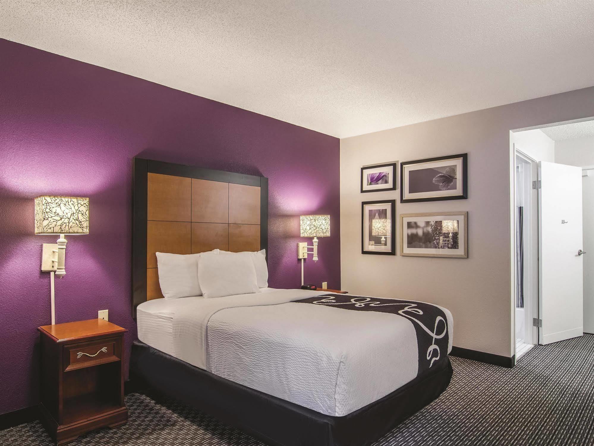 מלון וינזדור לוקס La Quinta By Wyndham Hartford Bradley Airport מראה חיצוני תמונה