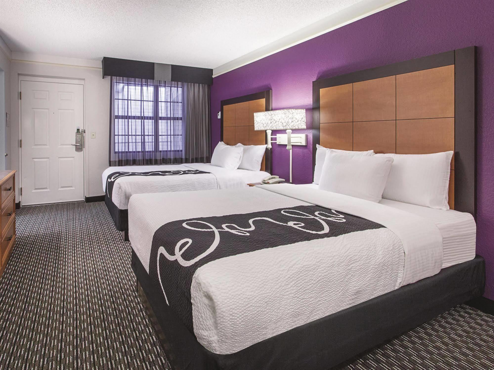 מלון וינזדור לוקס La Quinta By Wyndham Hartford Bradley Airport מראה חיצוני תמונה