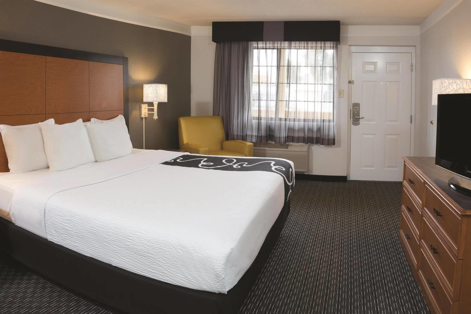 מלון וינזדור לוקס La Quinta By Wyndham Hartford Bradley Airport מראה חיצוני תמונה